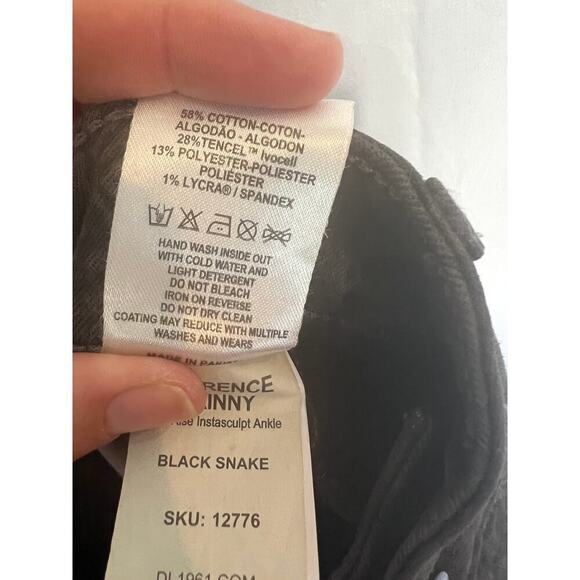 NWT DL1961 Jeans / Black-Snakeskin Pattern / Size 31 - Picture 9 of 11